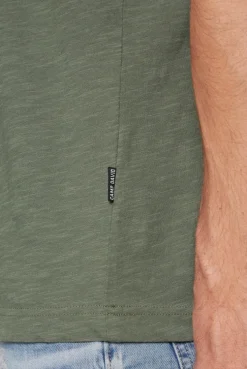 CAMP DAVID & SOCCX Basic T-Shirt V-Neck mit Used-Kante green olive greenolive Outlet