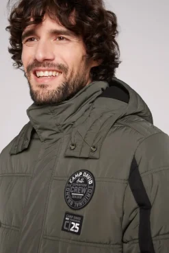 CAMP DAVID & SOCCX Lange Steppjacke mit Kapuze und Rücken-Artwork medium khaki mediumkhaki Hot