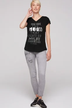 CAMP DAVID & SOCCX Shirt mit V-Ausschnitt und Wording Print black Hot